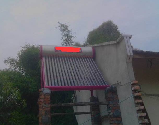 太陽能熱水器萬萬要這樣裝，才能防雷，提高安全性