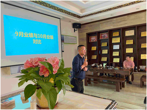 砥礪前行，沖鋒11月：雷諾優(yōu)秀銷售精英們業(yè)績表彰