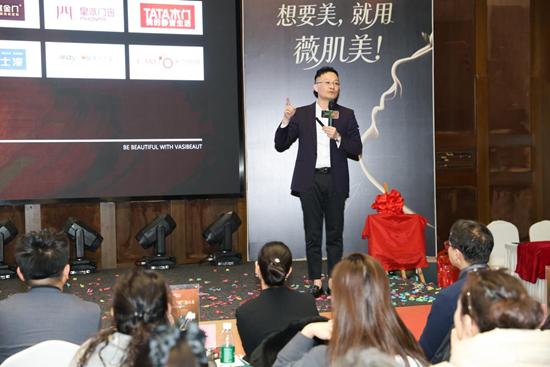 耀世芳華，【肌】遇未來——薇肌美周年盛典擘畫抗衰生態(tài)藍(lán)圖